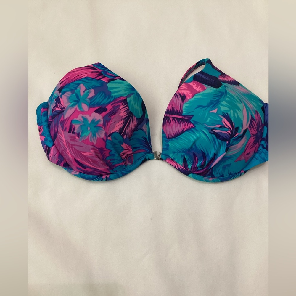 Swimsuit - Picture 2 of 4